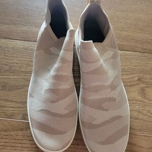 Rothy's Beige and Cream Women's Sneakers